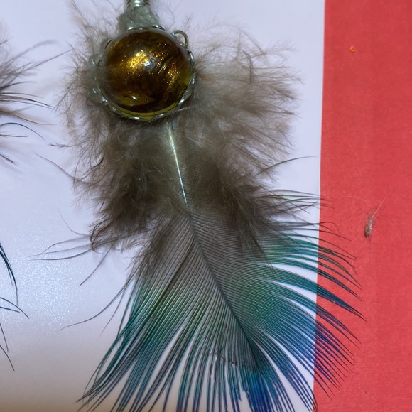 Beautiful handmade feather earrings - Picture 2 of 3